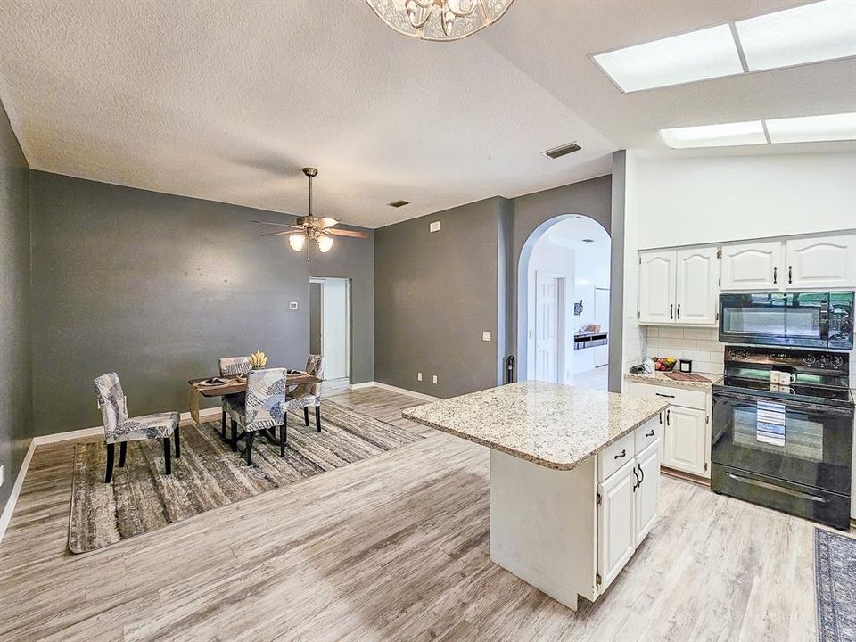 For Sale: $313,000 (3 beds, 2 baths, 1879 Square Feet)