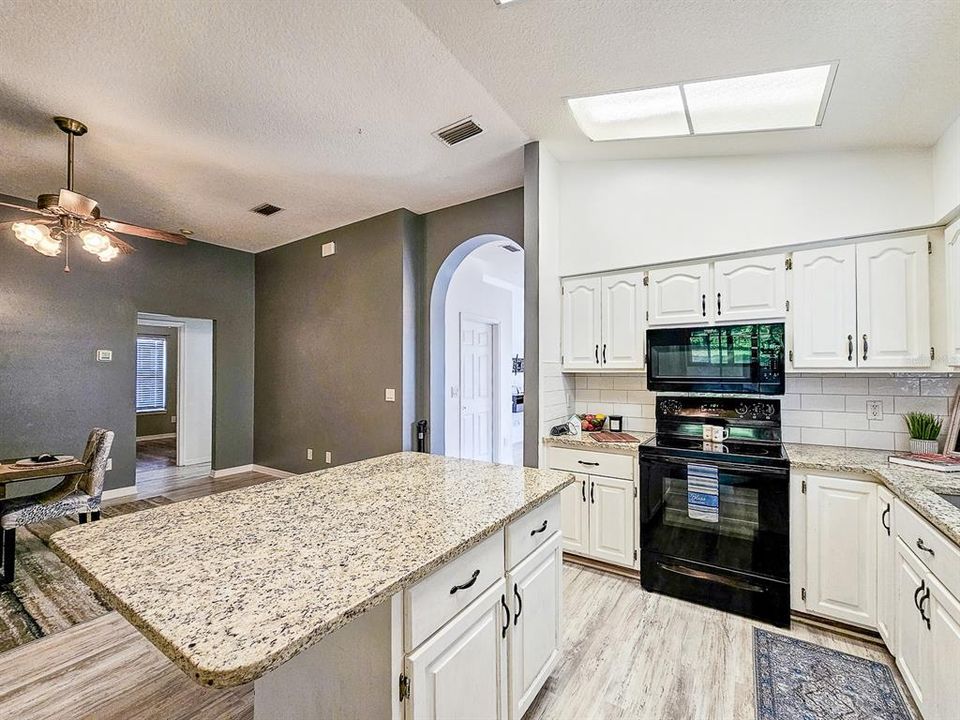 For Sale: $313,000 (3 beds, 2 baths, 1879 Square Feet)