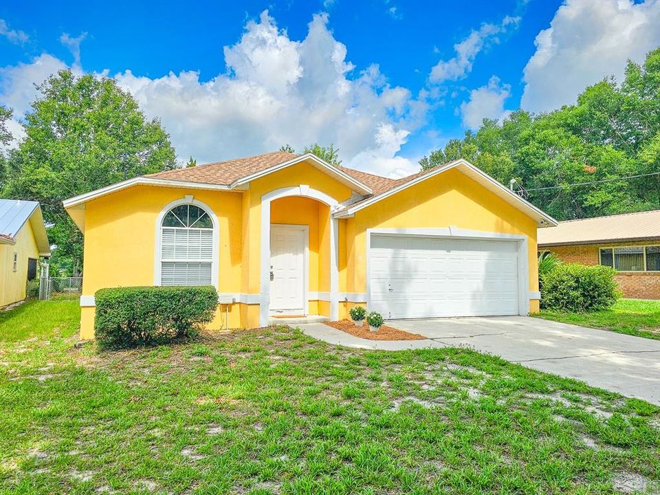 For Sale: $313,000 (3 beds, 2 baths, 1879 Square Feet)