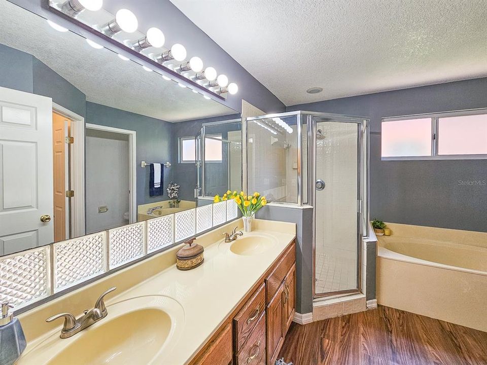 For Sale: $313,000 (3 beds, 2 baths, 1879 Square Feet)