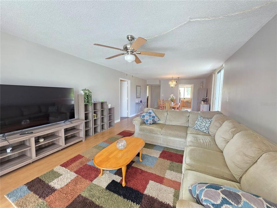 For Sale: $225,000 (2 beds, 2 baths, 1200 Square Feet)