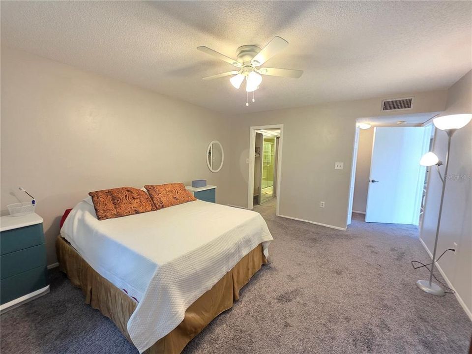 For Sale: $225,000 (2 beds, 2 baths, 1200 Square Feet)