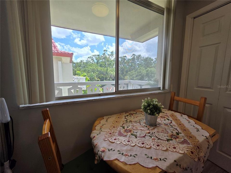 For Sale: $225,000 (2 beds, 2 baths, 1200 Square Feet)