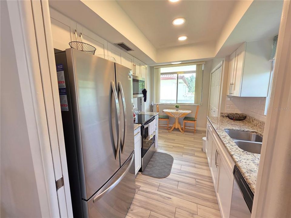 For Sale: $225,000 (2 beds, 2 baths, 1200 Square Feet)