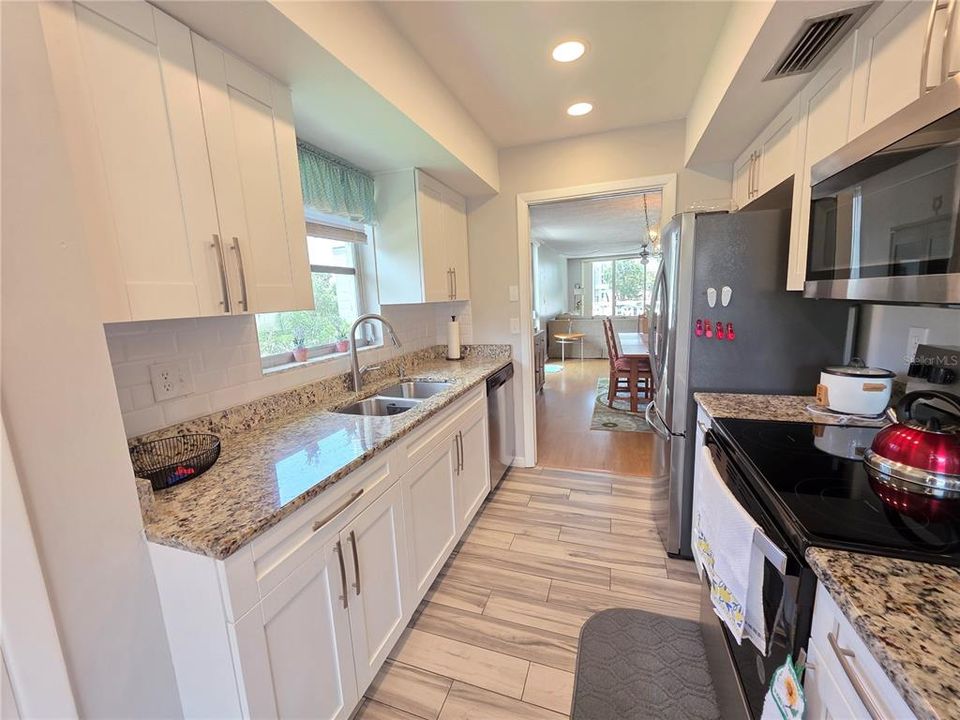 For Sale: $225,000 (2 beds, 2 baths, 1200 Square Feet)