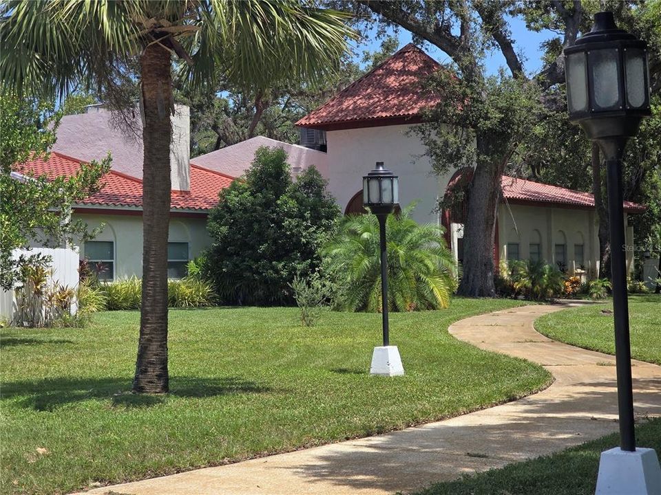 For Sale: $225,000 (2 beds, 2 baths, 1200 Square Feet)