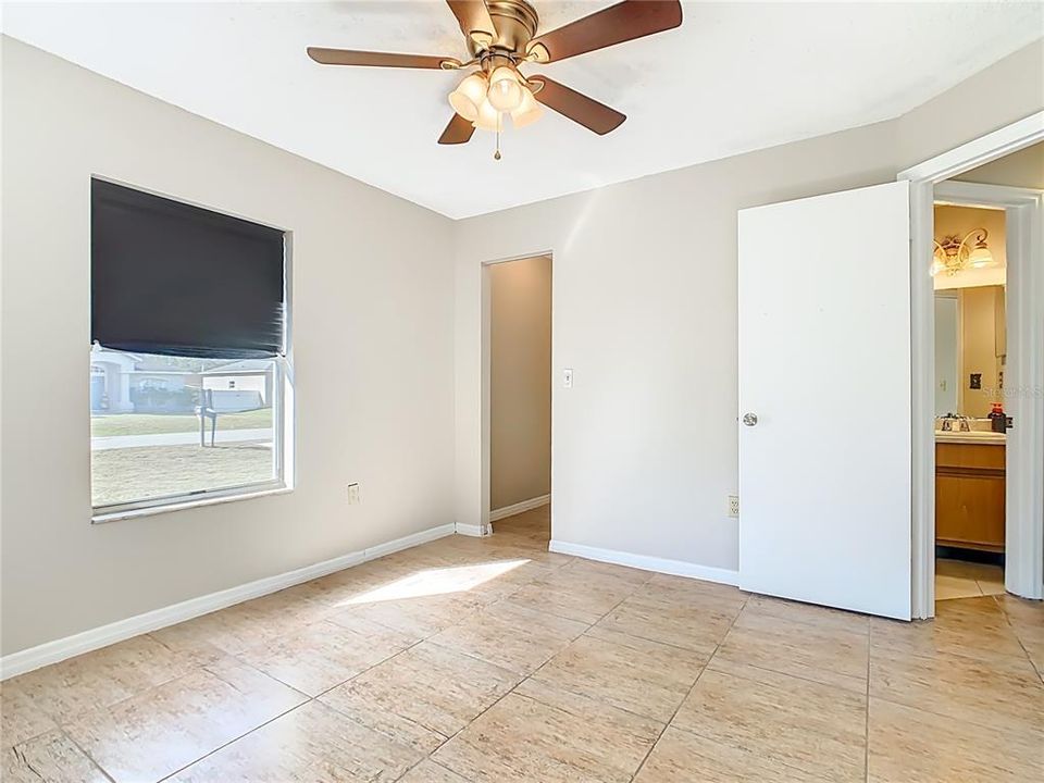 Под контрактом: $169,900 (2 спален, 1 ванн, 759 Квадратных фут)