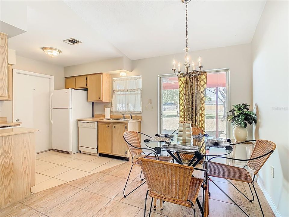 Под контрактом: $169,900 (2 спален, 1 ванн, 759 Квадратных фут)