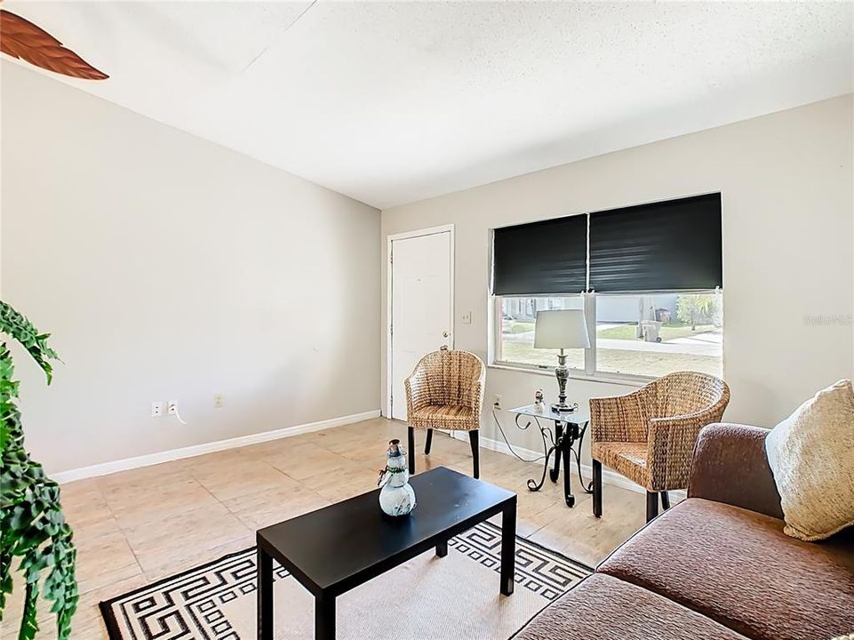 Под контрактом: $169,900 (2 спален, 1 ванн, 759 Квадратных фут)