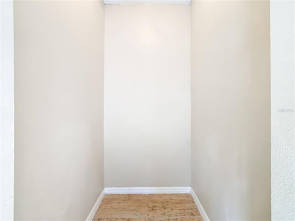 Под контрактом: $169,900 (2 спален, 1 ванн, 759 Квадратных фут)