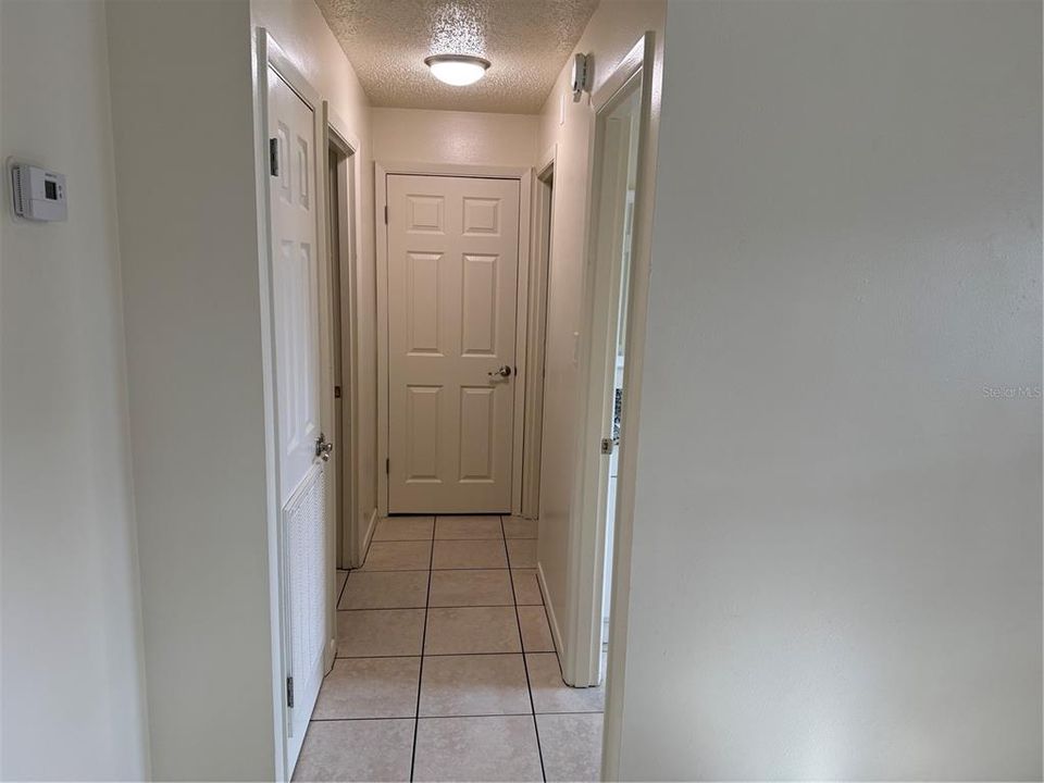 For Rent: $1,295 (2 beds, 1 baths, 900 Square Feet)