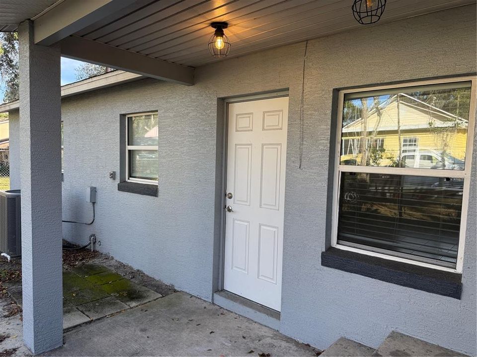 For Rent: $1,295 (2 beds, 1 baths, 900 Square Feet)