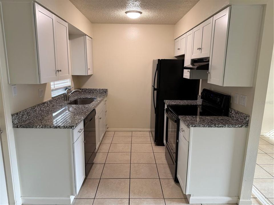 For Rent: $1,295 (2 beds, 1 baths, 900 Square Feet)
