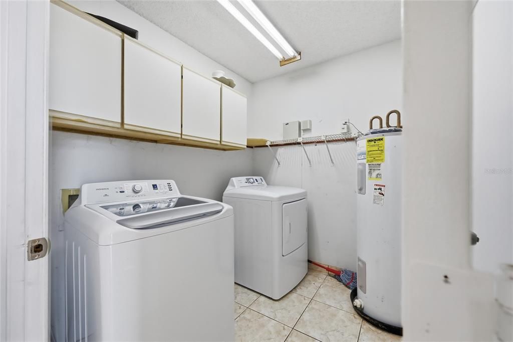 For Sale: $340,000 (3 beds, 2 baths, 1597 Square Feet)