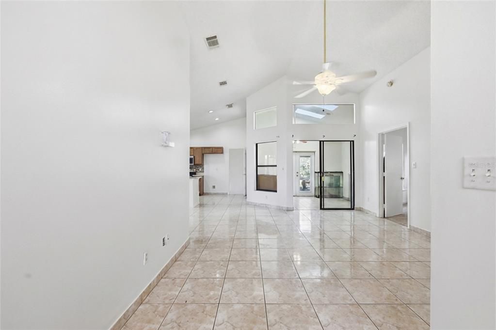 For Sale: $340,000 (3 beds, 2 baths, 1597 Square Feet)