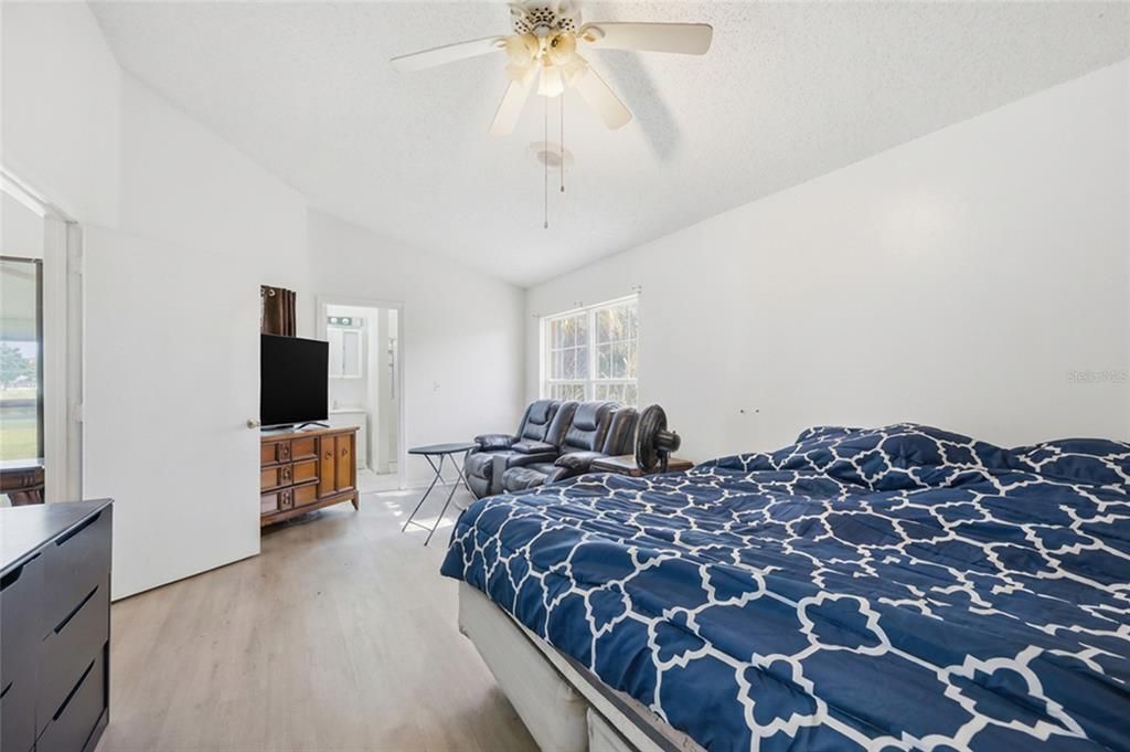 For Sale: $340,000 (3 beds, 2 baths, 1597 Square Feet)