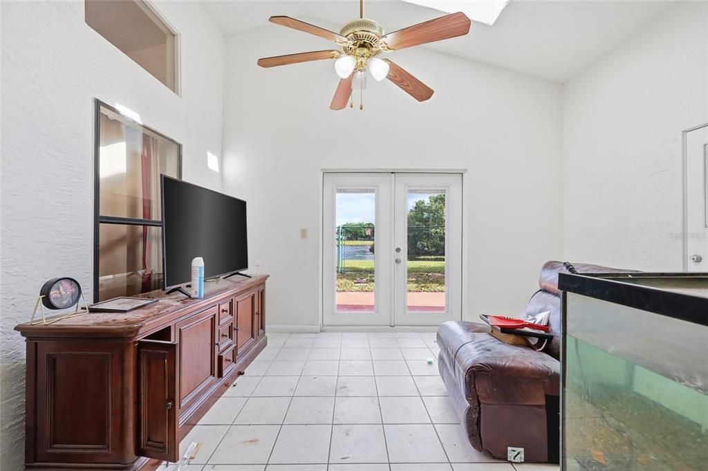 For Sale: $340,000 (3 beds, 2 baths, 1597 Square Feet)