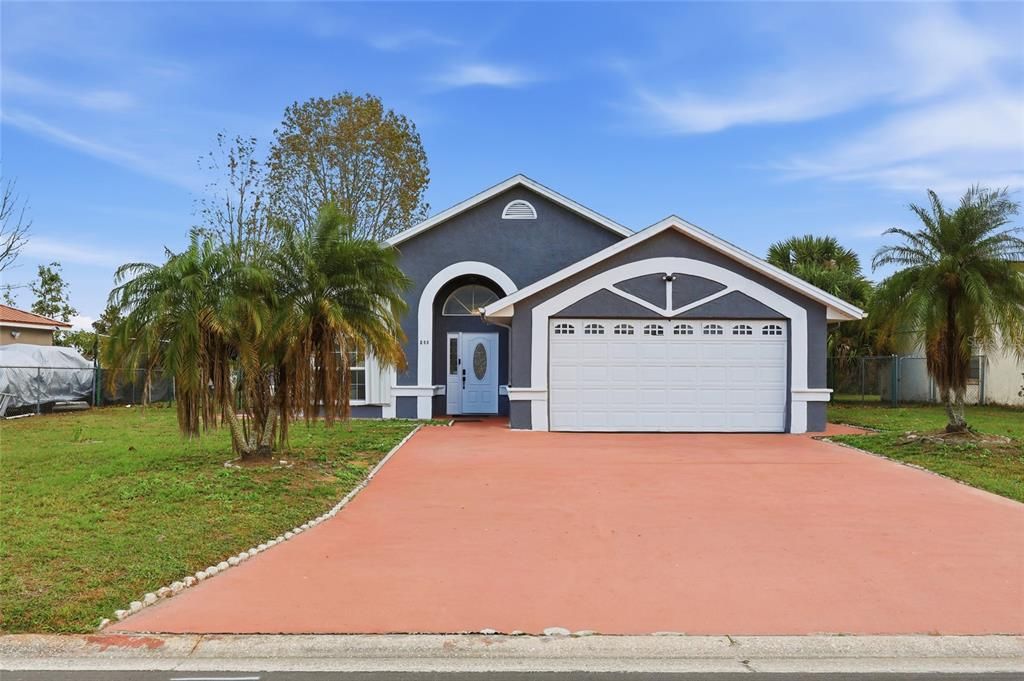 For Sale: $340,000 (3 beds, 2 baths, 1597 Square Feet)