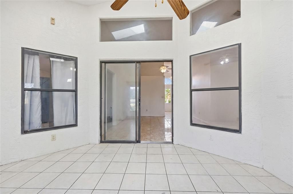 For Sale: $340,000 (3 beds, 2 baths, 1597 Square Feet)