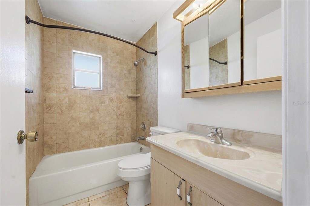 For Sale: $340,000 (3 beds, 2 baths, 1597 Square Feet)