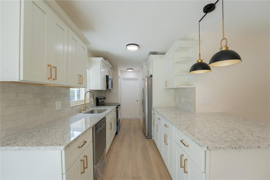 待售: $290,000 (3 贝兹, 2 浴室, 1176 平方英尺)