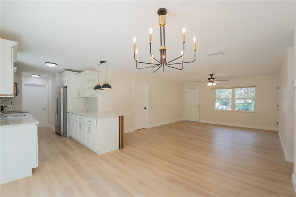 待售: $290,000 (3 贝兹, 2 浴室, 1176 平方英尺)