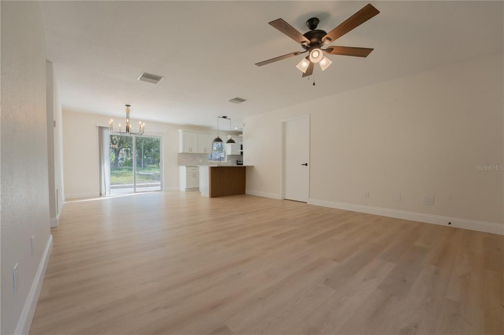 待售: $290,000 (3 贝兹, 2 浴室, 1176 平方英尺)