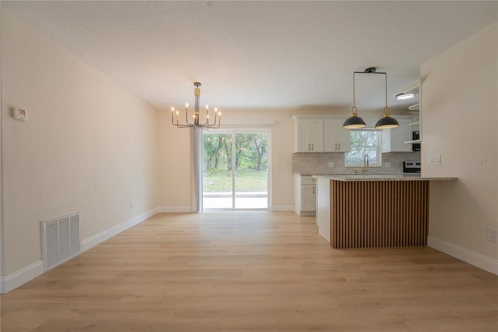 待售: $290,000 (3 贝兹, 2 浴室, 1176 平方英尺)