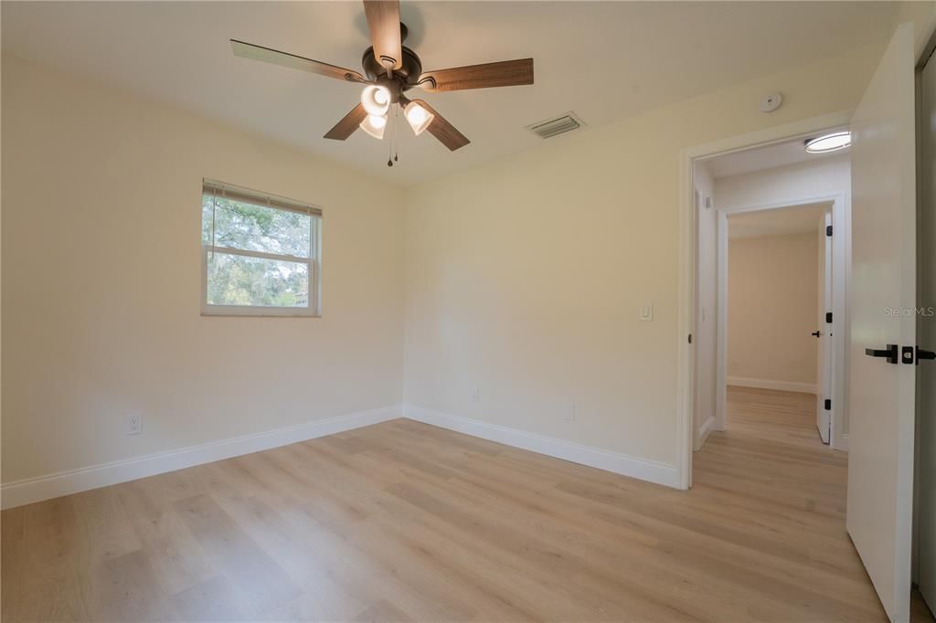 待售: $290,000 (3 贝兹, 2 浴室, 1176 平方英尺)