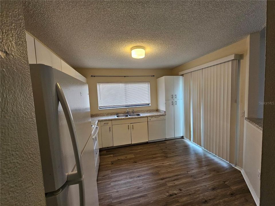 出租: $1,700 (3 贝兹, 2 浴室, 1244 平方英尺)