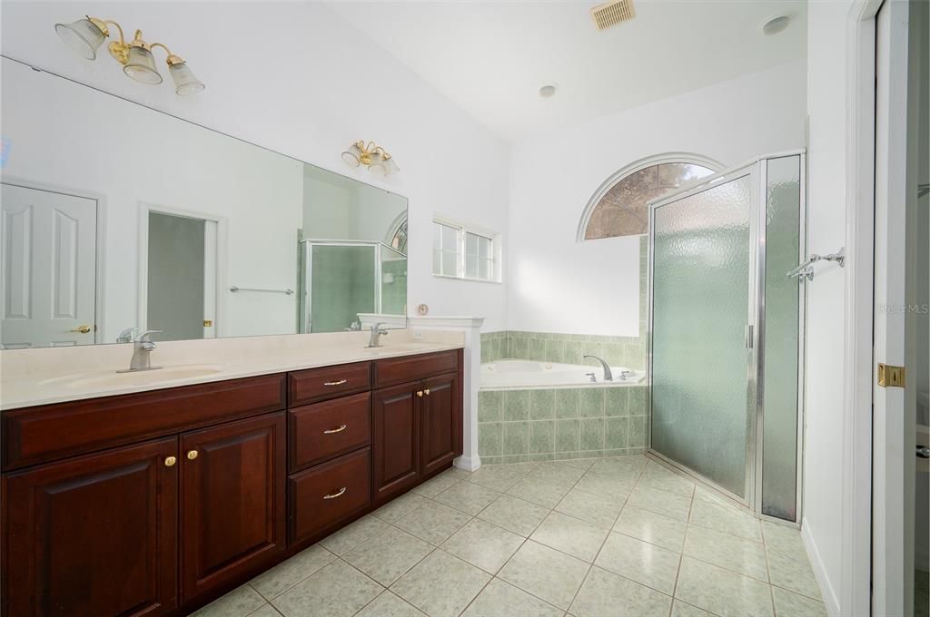 待售: $699,000 (4 贝兹, 3 浴室, 3234 平方英尺)