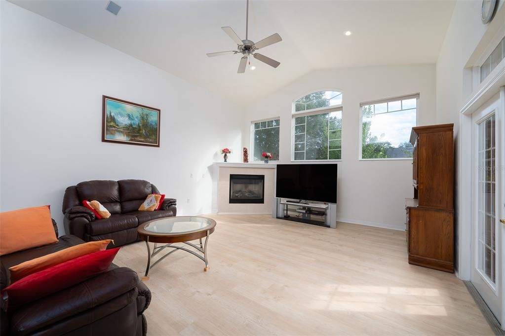 待售: $699,000 (4 贝兹, 3 浴室, 3234 平方英尺)