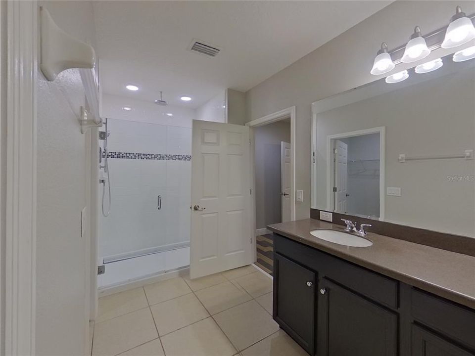 For Rent: $2,589 (4 beds, 3 baths, 2542 Square Feet)