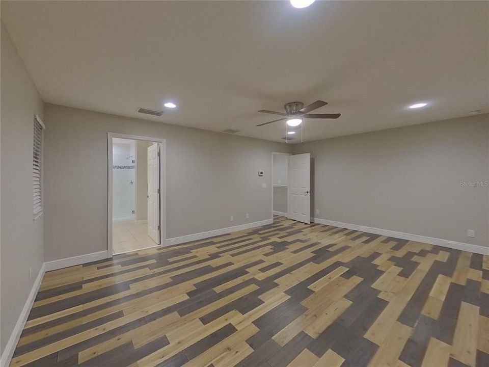 For Rent: $2,589 (4 beds, 3 baths, 2542 Square Feet)