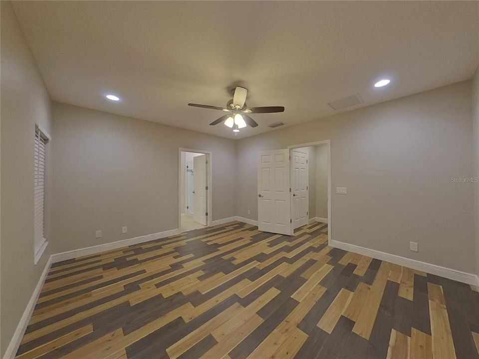 For Rent: $2,589 (4 beds, 3 baths, 2542 Square Feet)