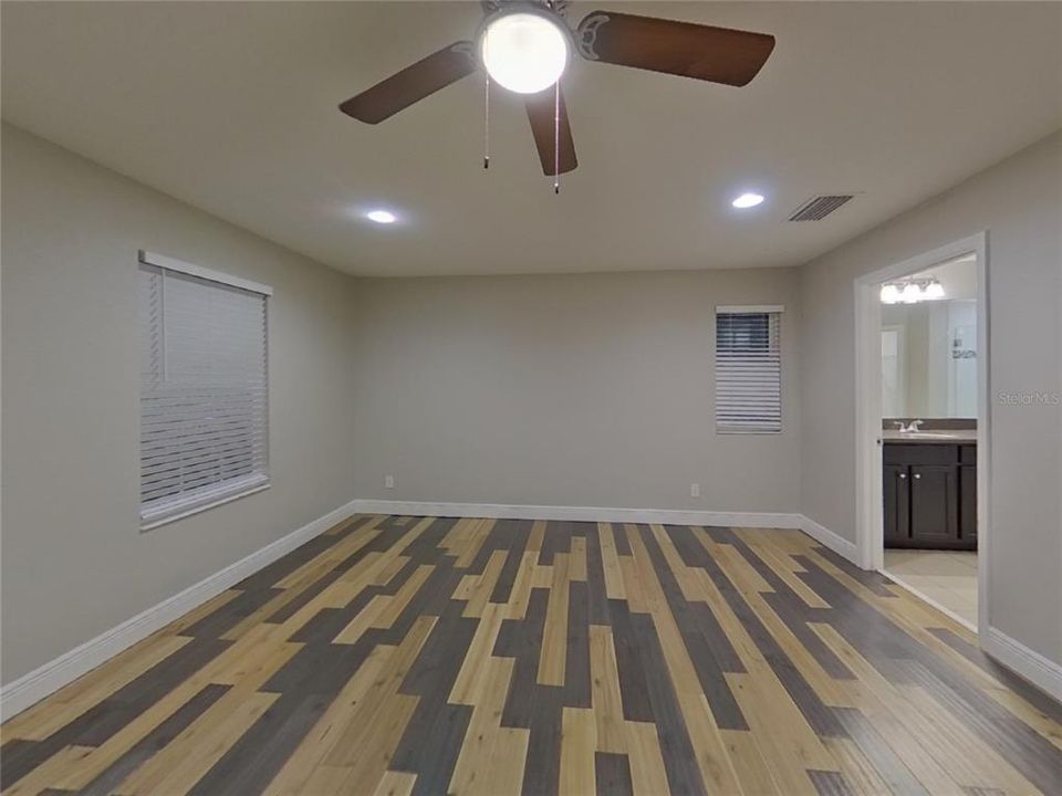 For Rent: $2,589 (4 beds, 3 baths, 2542 Square Feet)