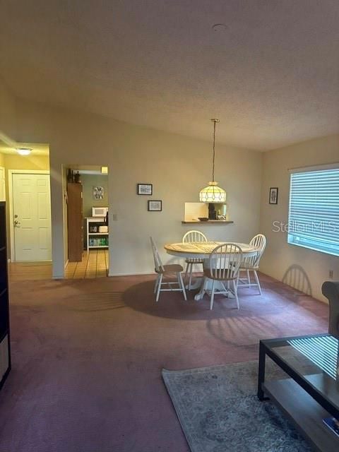 待售: $310,000 (2 贝兹, 2 浴室, 1120 平方英尺)