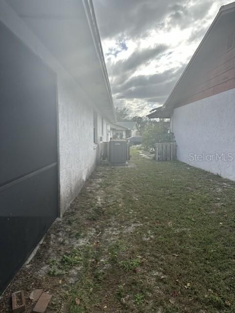 待售: $310,000 (2 贝兹, 2 浴室, 1120 平方英尺)