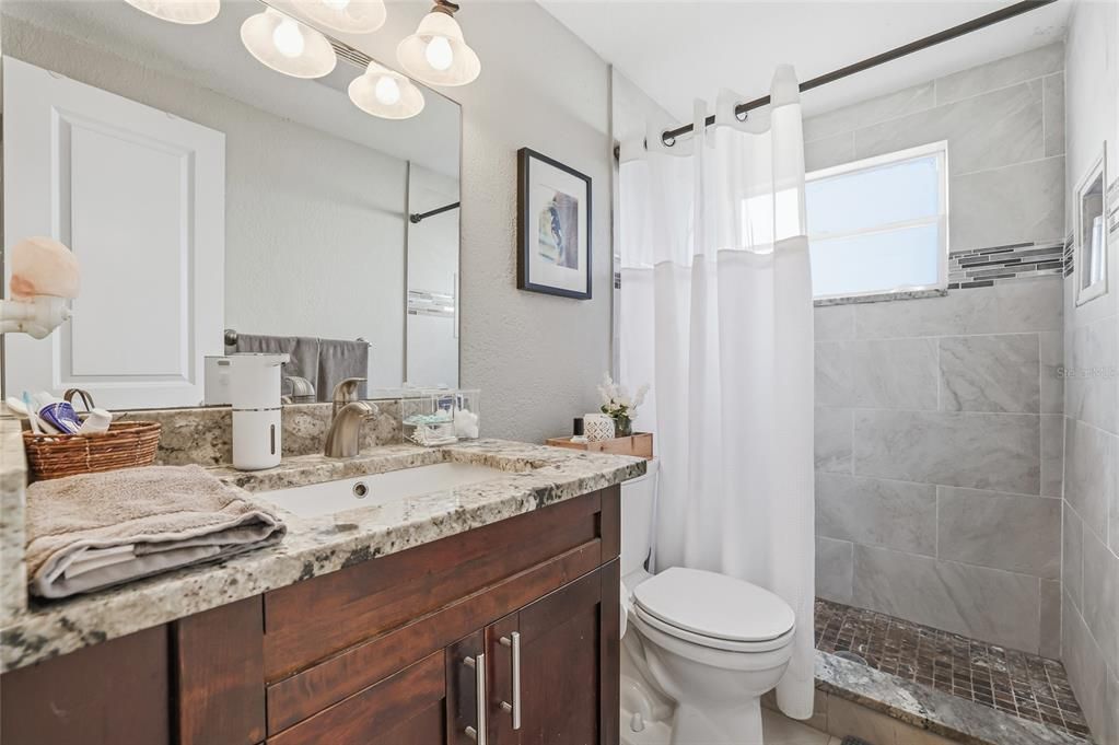 En Venta: $520,000 (5 camas, 3 baños, 1908 Pies cuadrados)