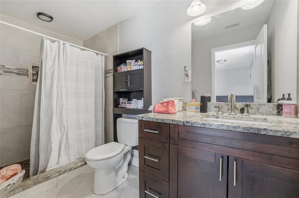 En Venta: $520,000 (5 camas, 3 baños, 1908 Pies cuadrados)