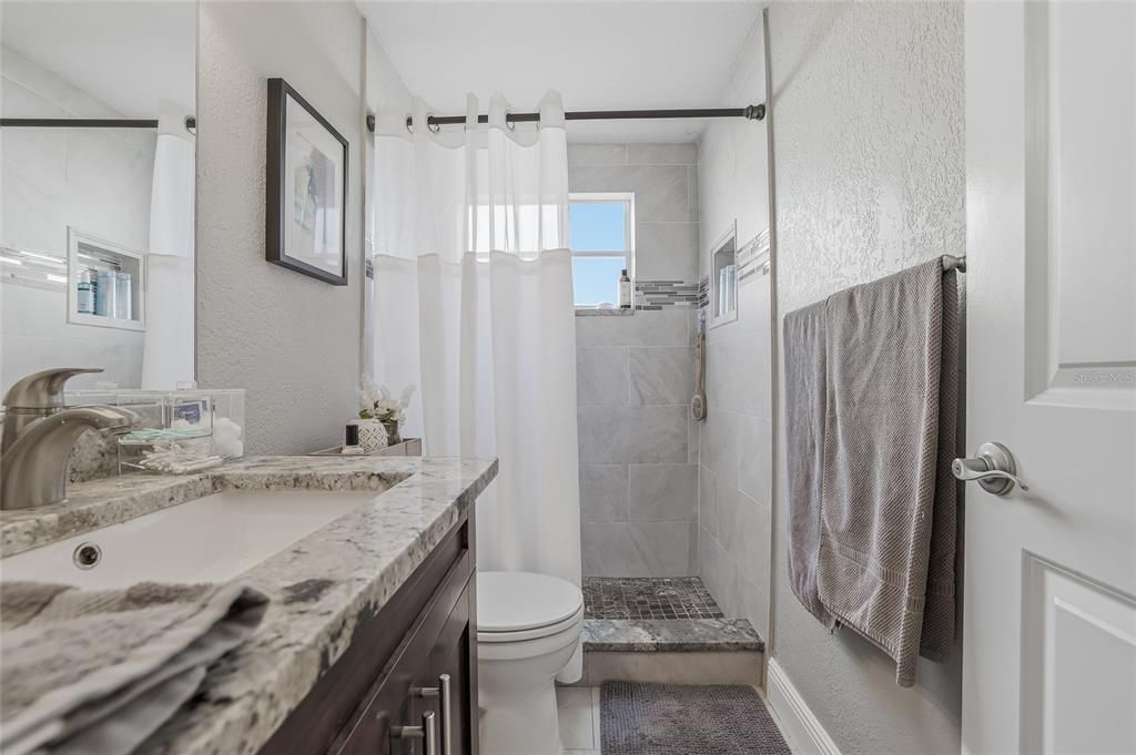 En Venta: $520,000 (5 camas, 3 baños, 1908 Pies cuadrados)