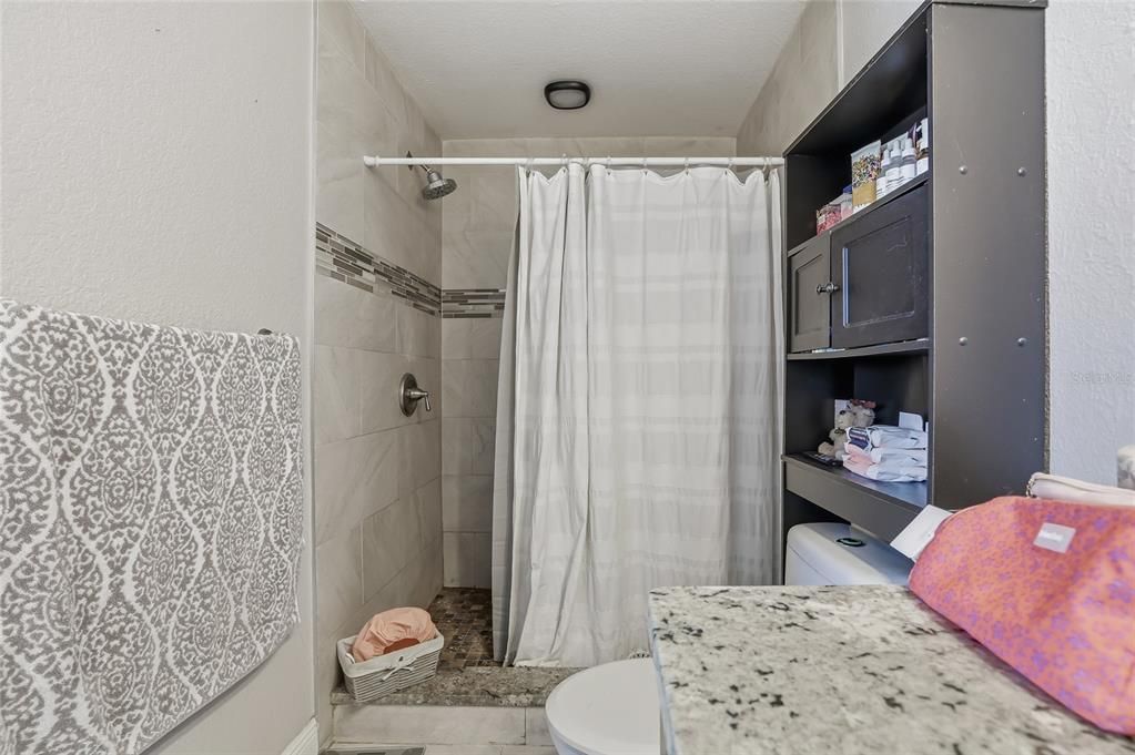 En Venta: $520,000 (5 camas, 3 baños, 1908 Pies cuadrados)