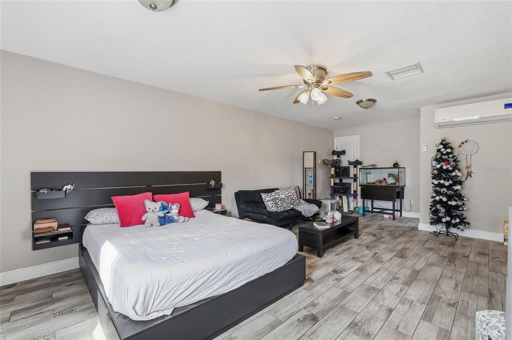 En Venta: $520,000 (5 camas, 3 baños, 1908 Pies cuadrados)