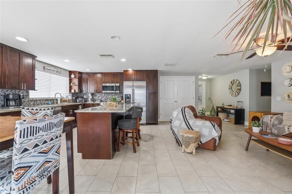 En Venta: $520,000 (5 camas, 3 baños, 1908 Pies cuadrados)