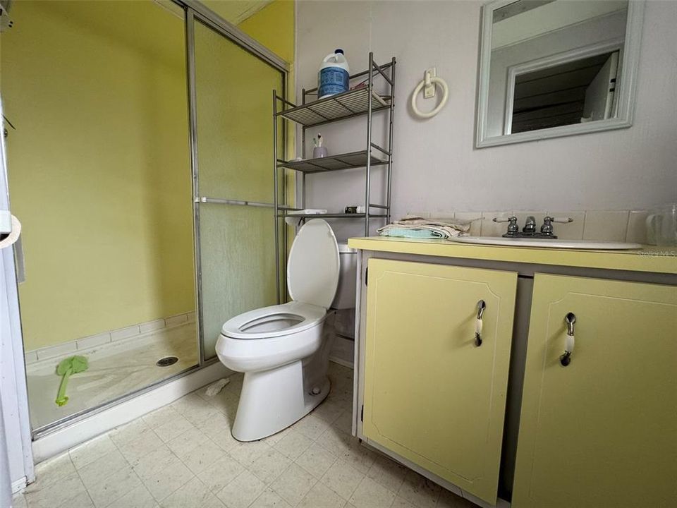 For Sale: $49,900 (2 beds, 2 baths, 864 Square Feet)