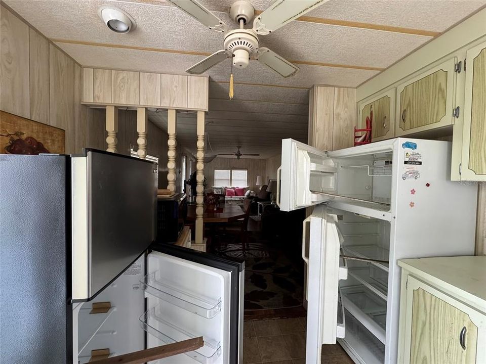 For Sale: $49,900 (2 beds, 2 baths, 864 Square Feet)
