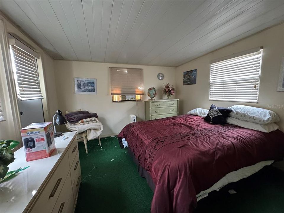 For Sale: $49,900 (2 beds, 2 baths, 864 Square Feet)