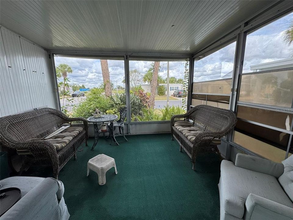 For Sale: $49,900 (2 beds, 2 baths, 864 Square Feet)