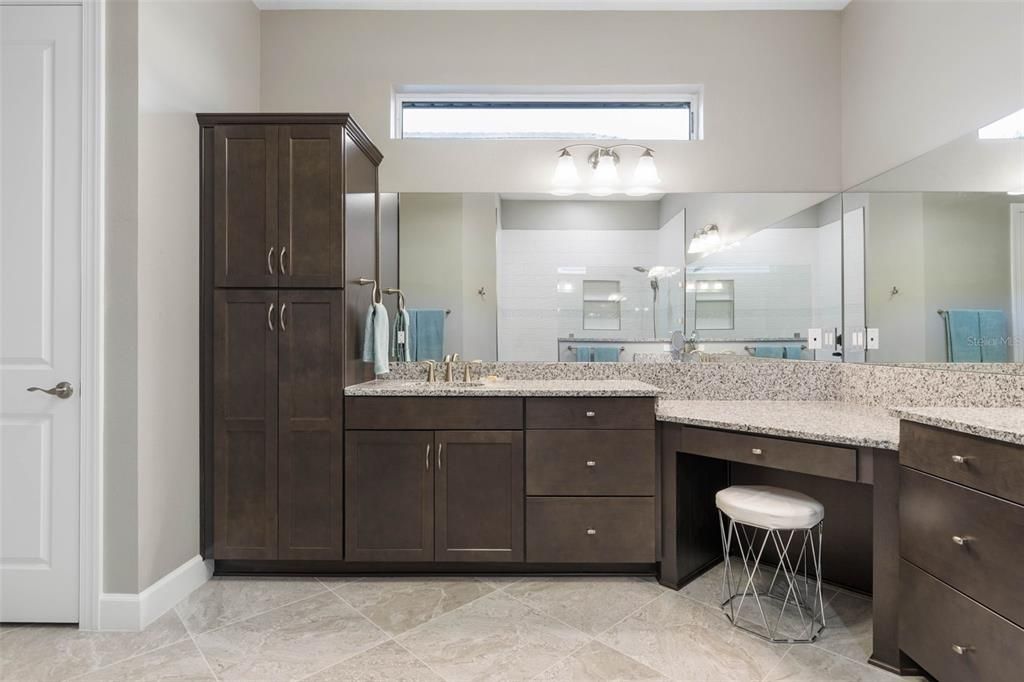 待售: $1,049,000 (3 贝兹, 3 浴室, 2432 平方英尺)