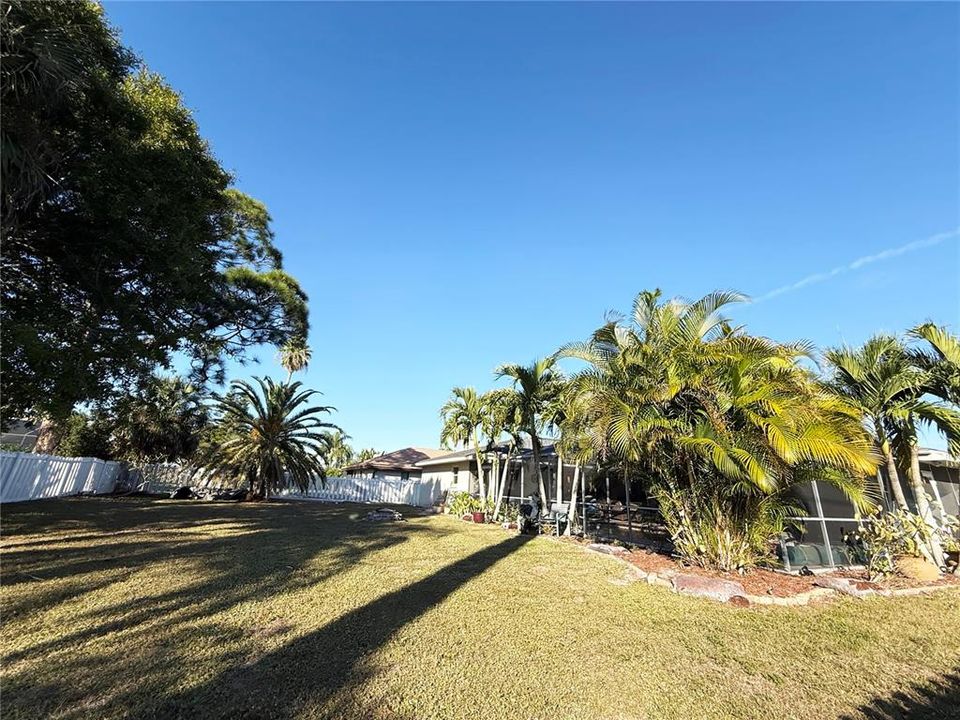 For Sale: $468,000 (3 beds, 2 baths, 1996 Square Feet)